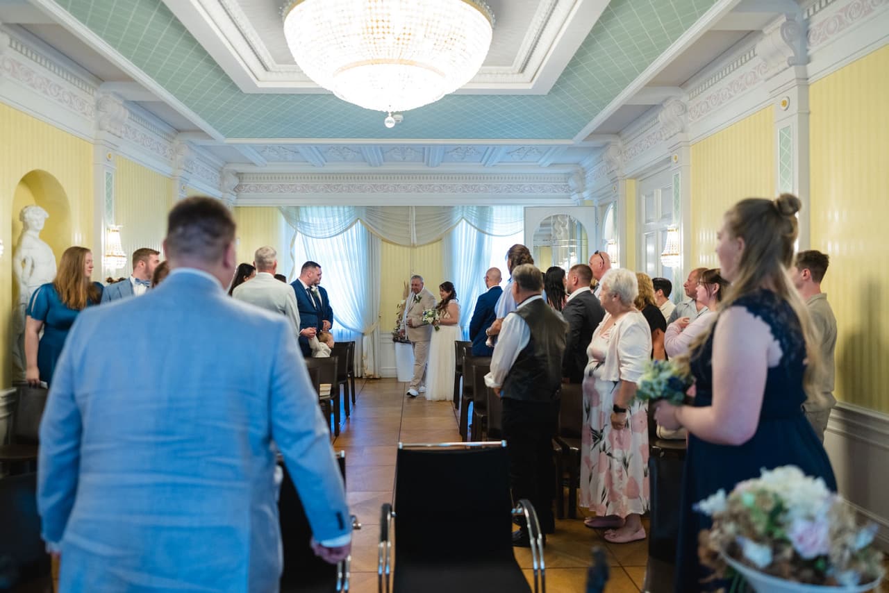 Emotionale standesamtliche Trauung in der Märchenvilla Eberswalde